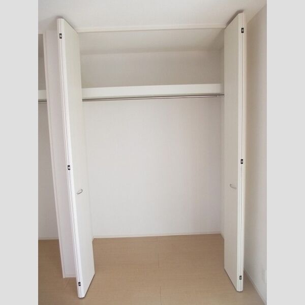 収納 (202 クローゼット)