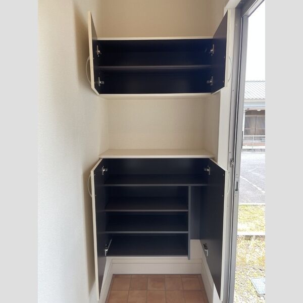 玄関 (シューズボックス)