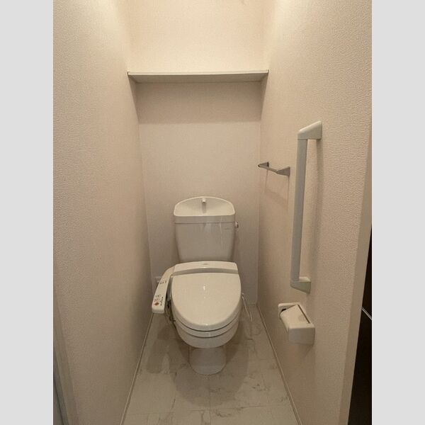 トイレ (温水洗浄暖房便座)