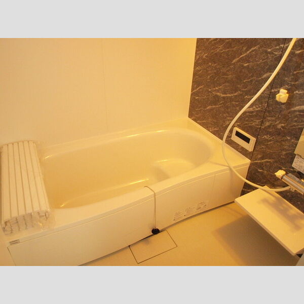 バス (301　浴室)