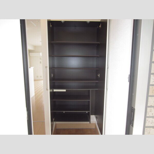 玄関 (シューズBOX)