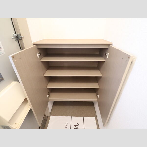 玄関 (シューズボックス)