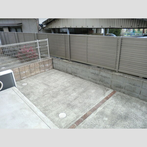 その他 (102　専用庭)