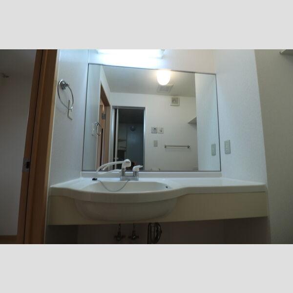 洗面所 (203　洗面所)