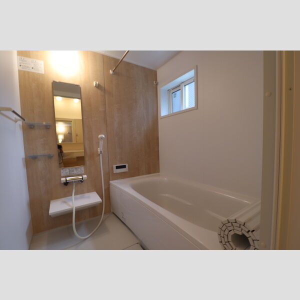 バス (102　浴室)