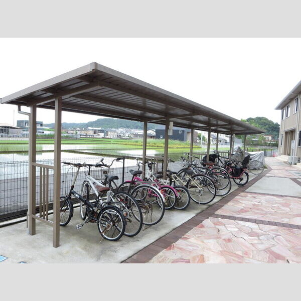 その他 (駐輪場)