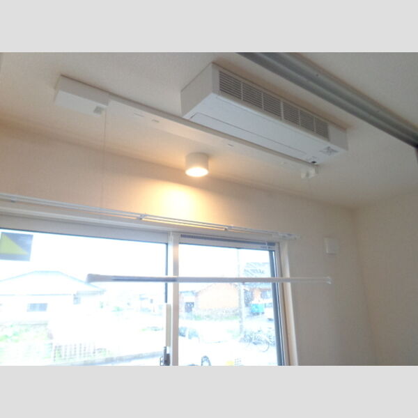 その他設備 (室内物干し)