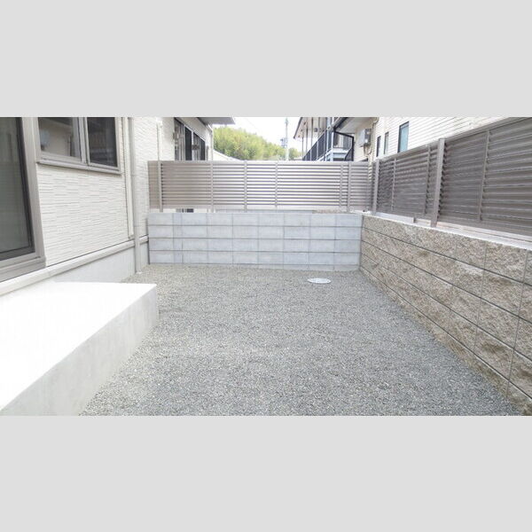 その他 (102　専用庭)