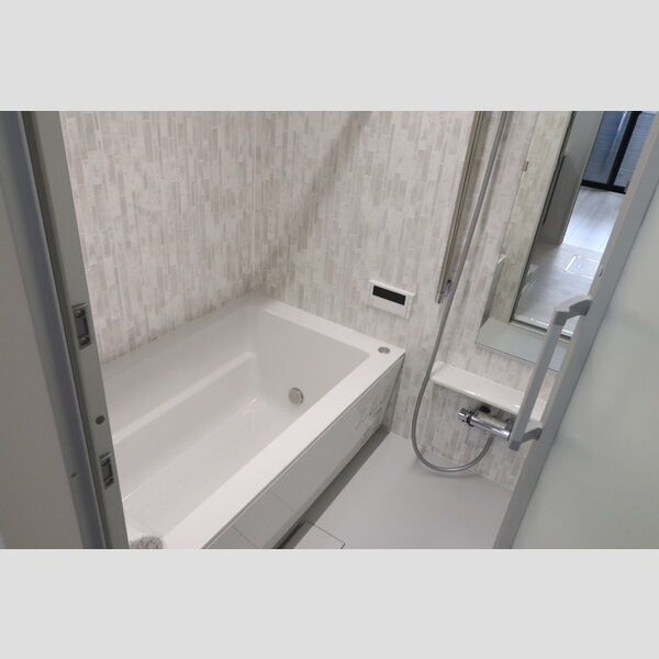 バス (105　浴室)