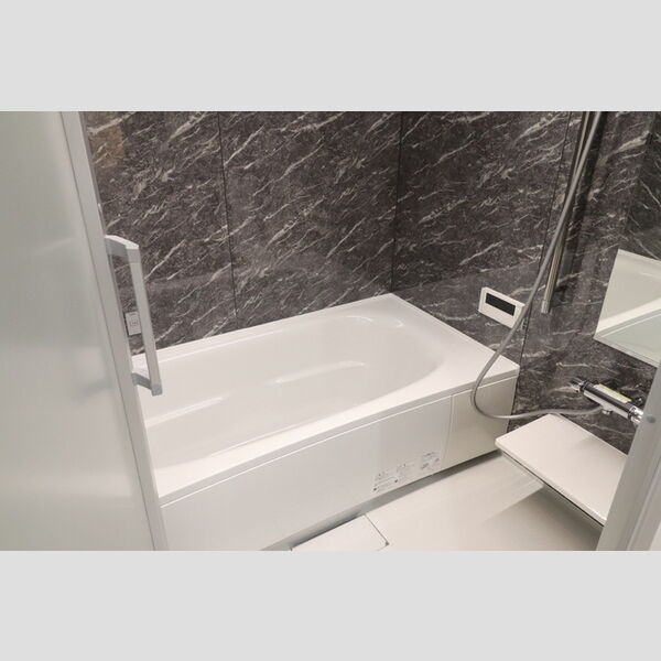 バス (203　浴室)