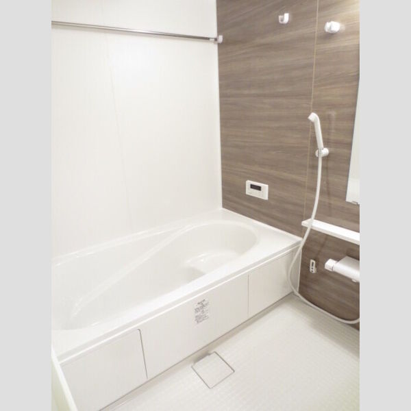 バス (203　浴室)