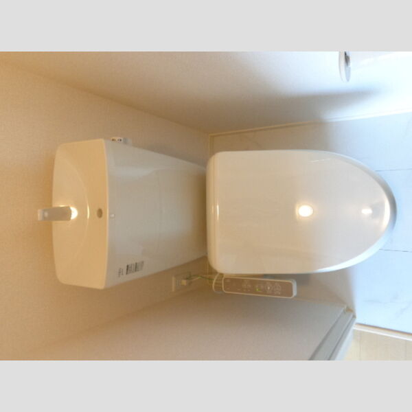 トイレ (A102　温水洗浄暖房便座)