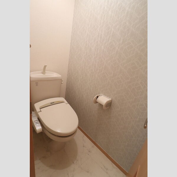 トイレ (温水洗浄暖房便座)