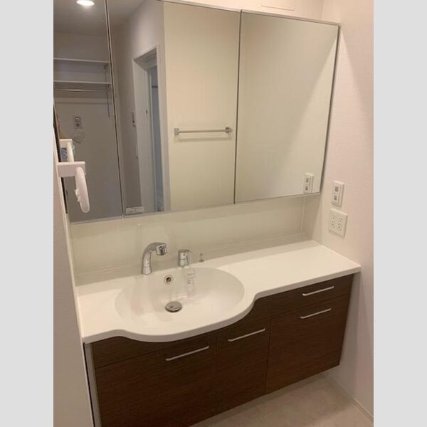 洗面所 (301洗面)