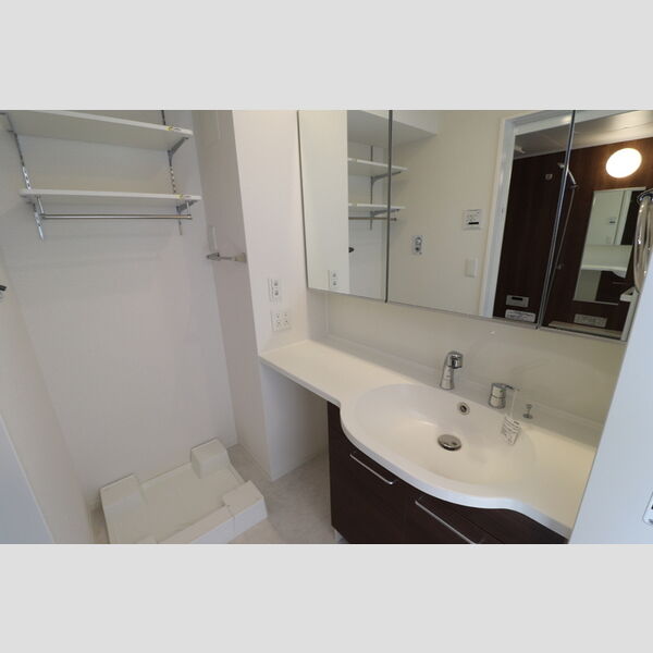 洗面所 (202　洗面所)