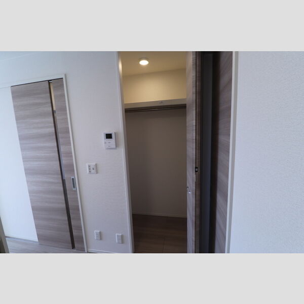 収納 (202　ウォークインクローゼット)