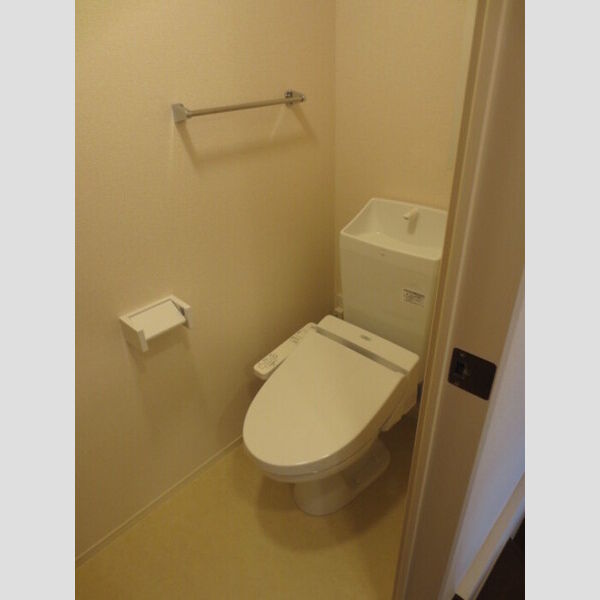 トイレ (トイレ)