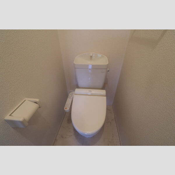 トイレ (201 温水洗浄暖房便座)