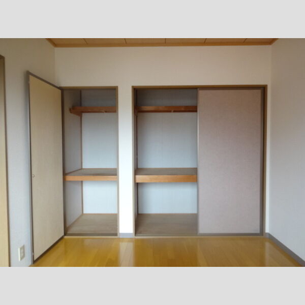 収納 (202　押入れ)