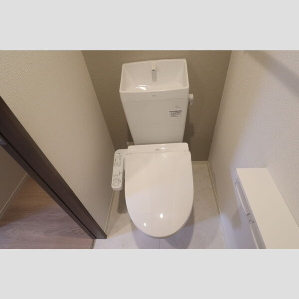 トイレ (205　温水洗浄暖房便座)