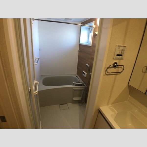 バス (302　浴室)