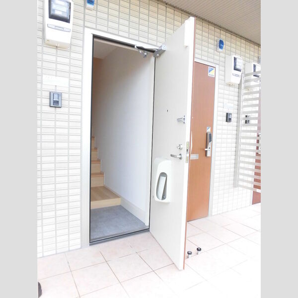 玄関 (202 玄関)