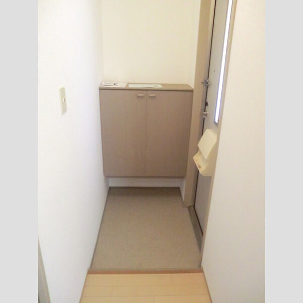 玄関 (202 玄関)