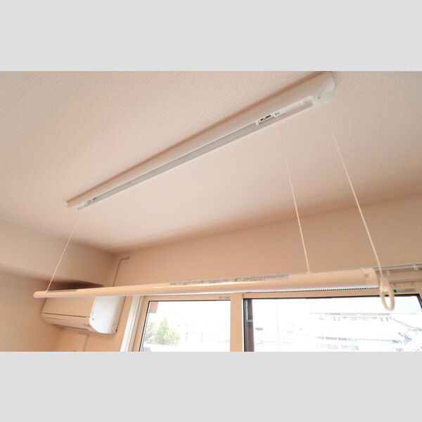 その他 (105　室内物干し)