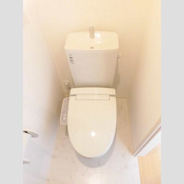 トイレ (105 温水洗浄暖房便座)