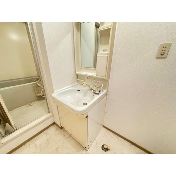 洗面所 (B102 洗面台)