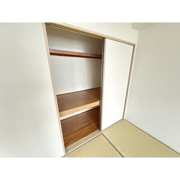 収納 (B102 押入)