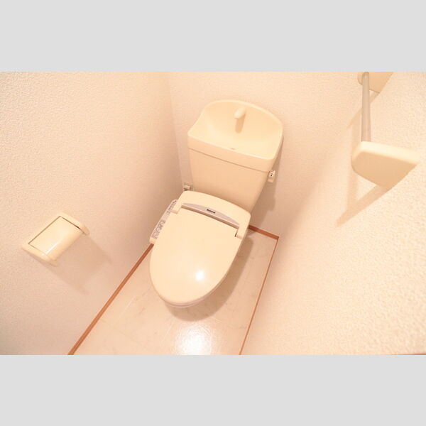 トイレ (トイレ)