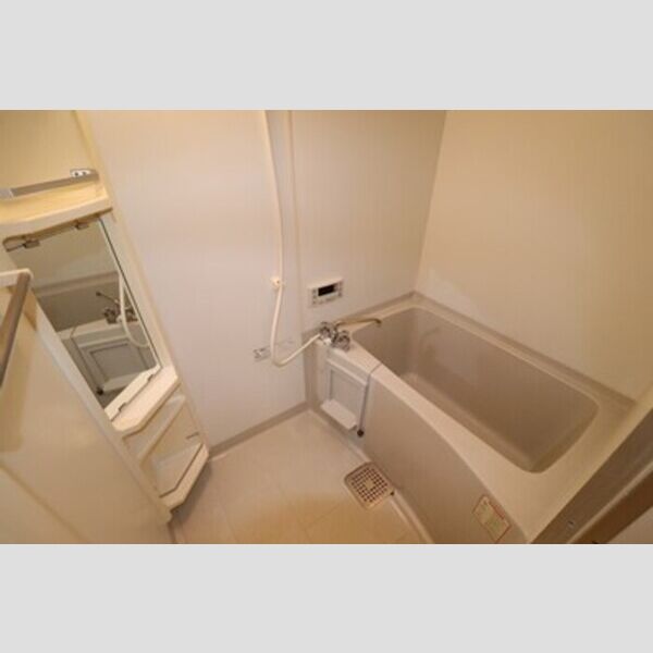 バス (102　浴室)