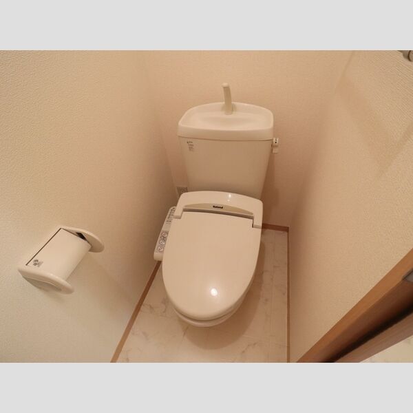 トイレ (温水洗浄暖房便座)