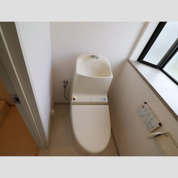 トイレ (温水洗浄暖房便座)