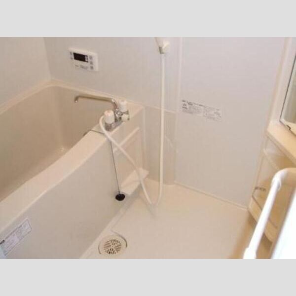 バス (102　浴室)