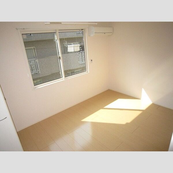 その他 (202　洋室)