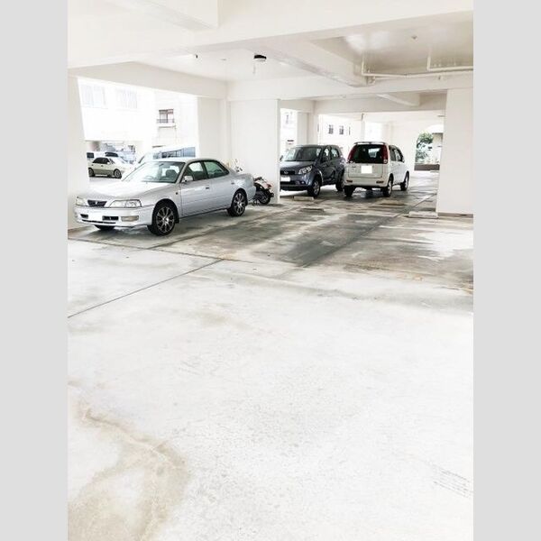 駐車場 (駐車場)