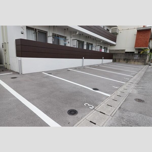 駐車場 (駐車場)