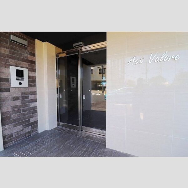 エントランス (エントランス)