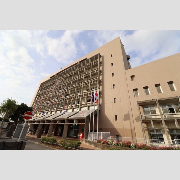 現地周辺 (沖縄市役所1700m)