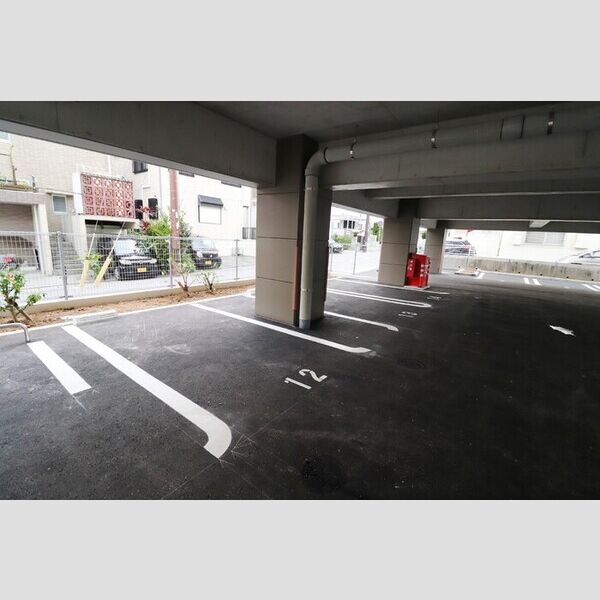 駐車場 (駐車場)