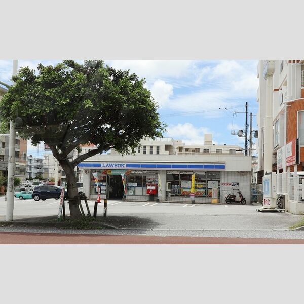 現地周辺 (ローソン那覇天久店160m)