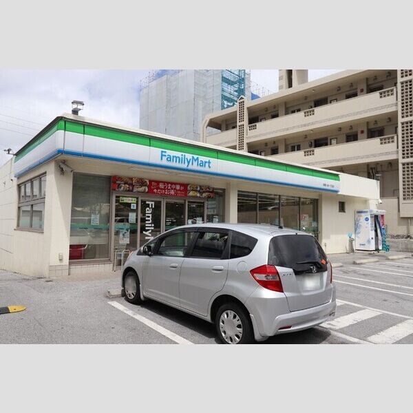 現地周辺 (ファミリーマート那覇小禄1丁目店まで154m)