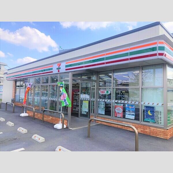 現地周辺 (セブンイレブン読谷大湾店)