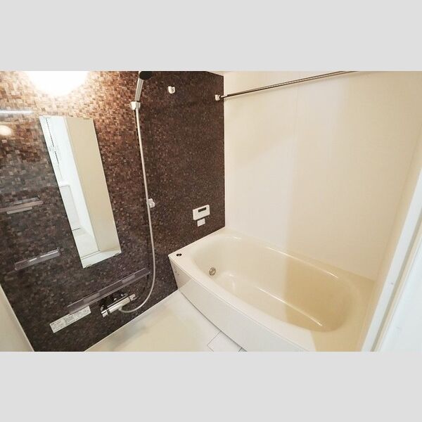 バス (206　浴室)