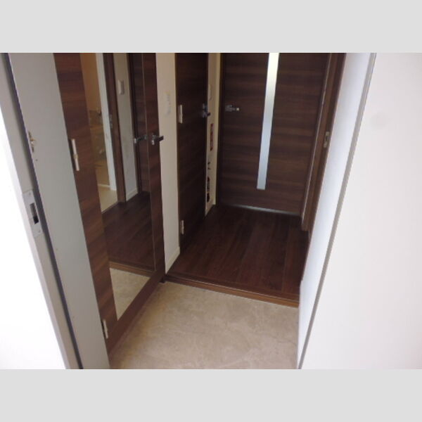 玄関 (301　玄関)