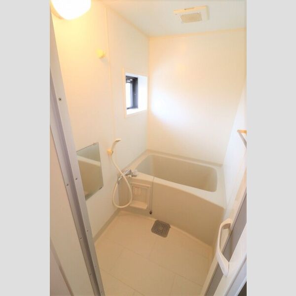 バス (202　浴室)