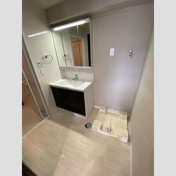 洗面所 (302　洗面所)