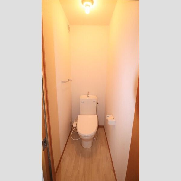 トイレ (トイレ)